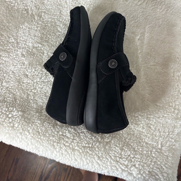 REVITALIGN Women Orthotic Cozy Suede Slip-Ons - Siesta Splendid - Picture 5 of 7